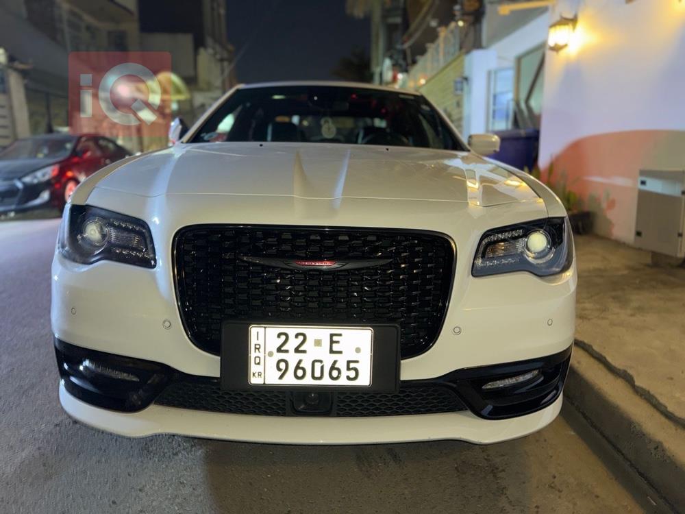 کرایسلەر 300